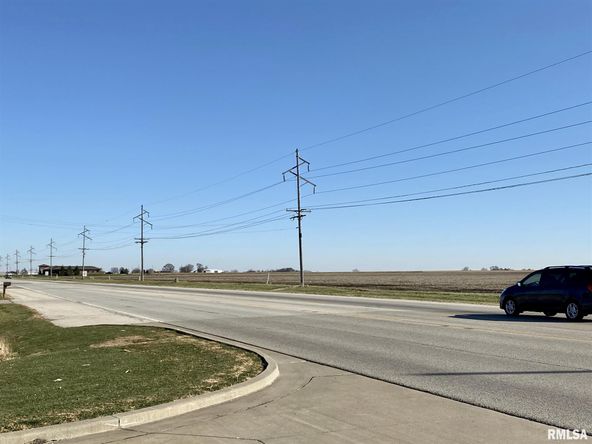 E JACKSON Street: E JACKSON Street, Macomb, IL 61455